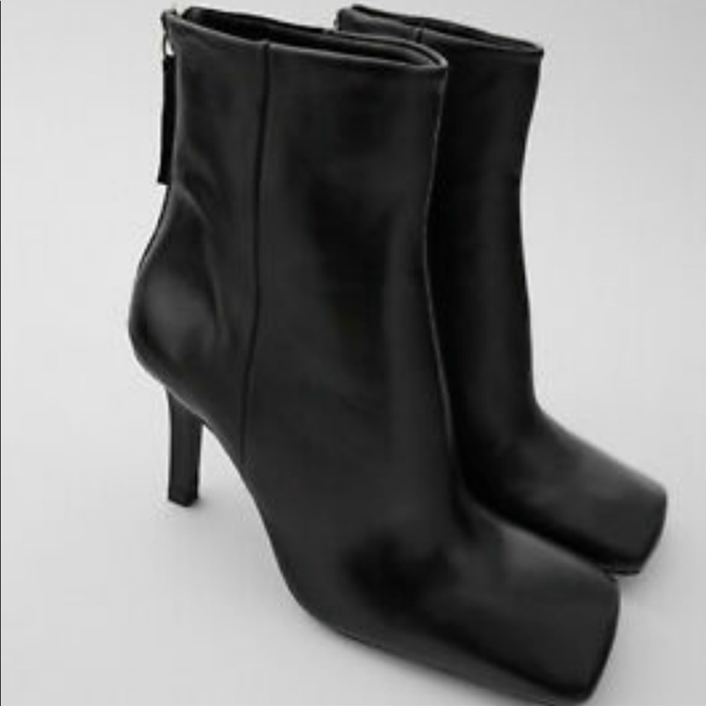 BRAND NEW ZARA Square toe leather ankle boots